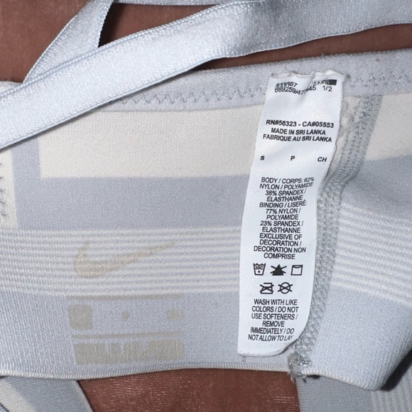 Nike sports bra - Picture 3 of 4